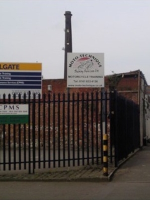 Picture of entrace to Moto Technique